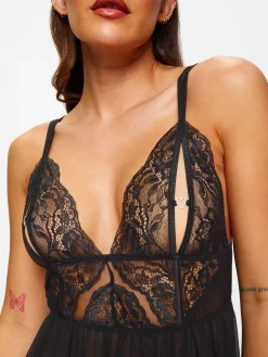 Diamond Heart Lace Peek-a-Boo Chemise Lingerie - Black