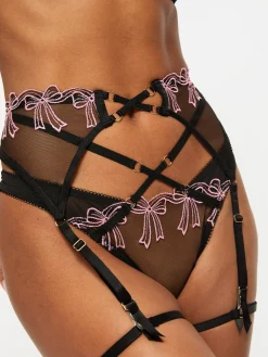 Sweet Embrace Suspender Belt - Black