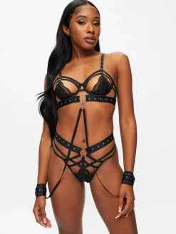 Unleash Me Lace Crotchless Lingerie 3 Piece Set - Black